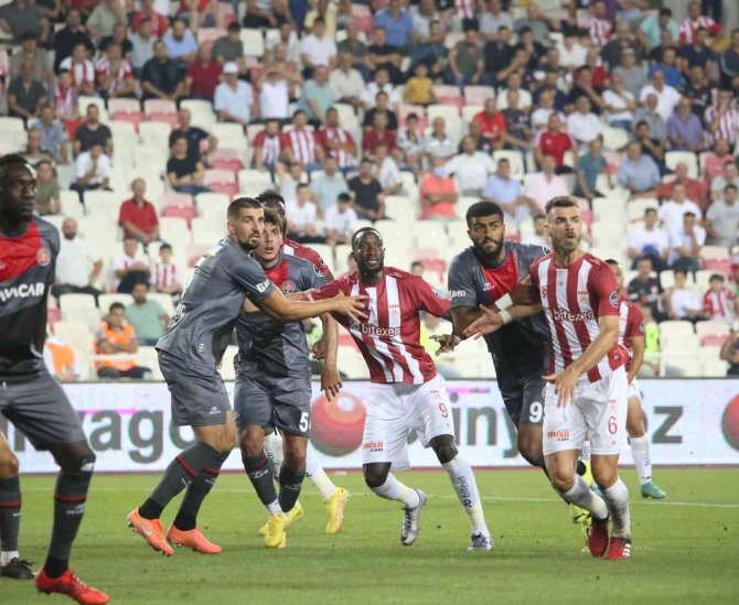 Spor Toto Süper Lig: Sivasspor: 0 - Fatih Karagümrük: 0 (Maç Sonucu)