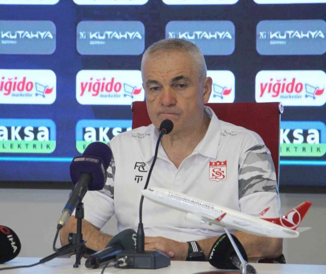 Rıza Çalımbay: “Takımım Toparlanacak”
