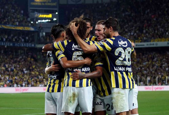 Spor Toto Süper Lig: Fenerbahçe: 1 - Kayserispor: 0 (İ̇lk Yarı)