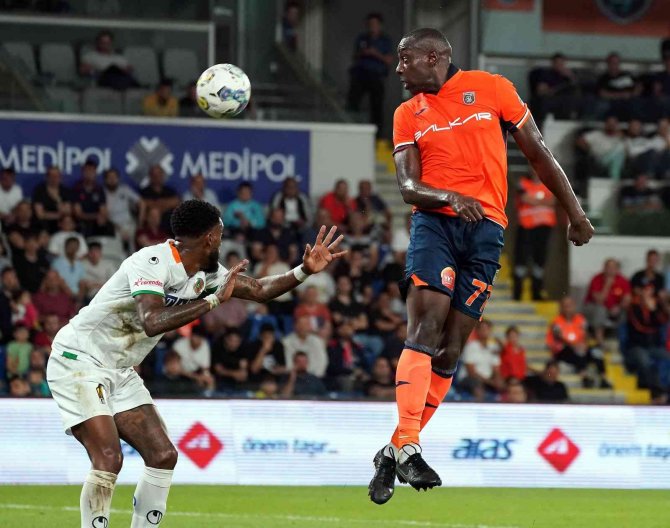 Spor Toto Süper Lig: M. Başakşehir: 2 - Corendon Alanyaspor: 0 (Maç Sonucu)