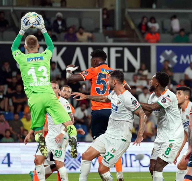 Spor Toto Süper Lig: M. Başakşehir: 2 - Corendon Alanyaspor: 0 (Maç Sonucu)