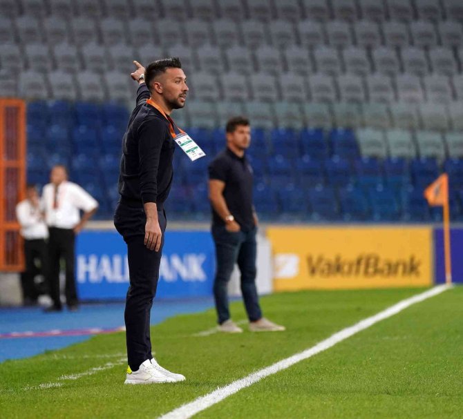 Spor Toto Süper Lig: Medipol Başakşehir: 0 - Corendon Alanyaspor: 0 (Maç Devam Ediyor)