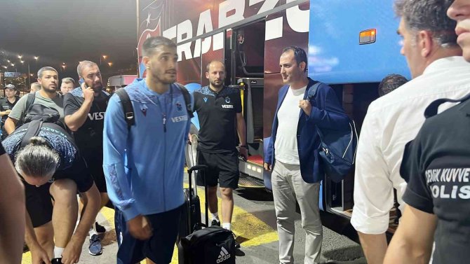 Trabzonspor Kafilesi Yeni Transferi Maxi Gomez İle Geldi