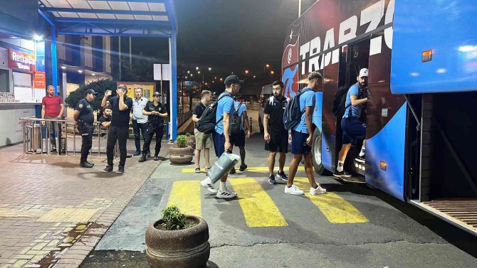Trabzonspor Kafilesi Yeni Transferi Maxi Gomez İle Geldi
