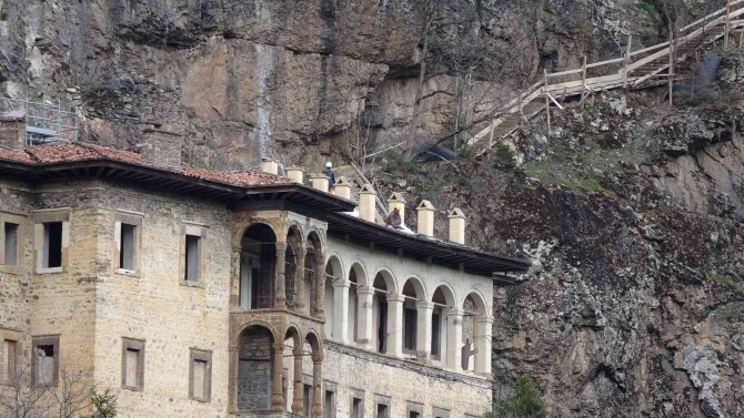 Sümela’da Yaklaşık 6 Yıl Önce Başlayan Restorasyon Ve Kaya Güçlendirme Çalışmaları Tamamlandı