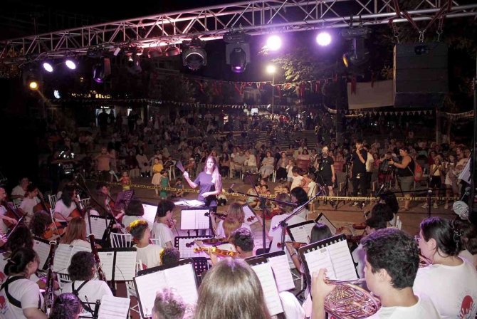 İ̇ki Elin Sesi Var’dan Amasra’da Müzik Ziyafeti