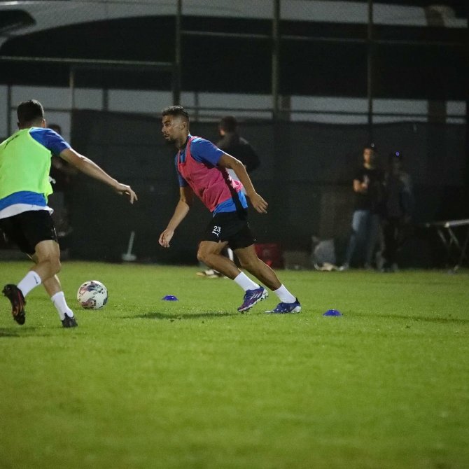 Afyonspor Hazırlıklarına Akşam Antrenmanı İle Devam Ediyor