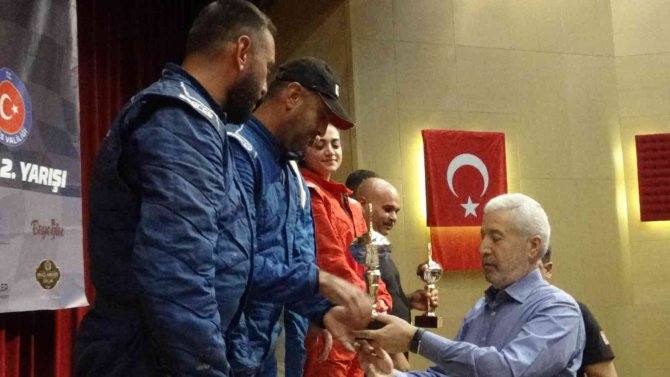2022 Akdeniz Off-road Kupası 2. Ayağında Dereceye Girenlere Kupa Ve Madalyaları Verildi