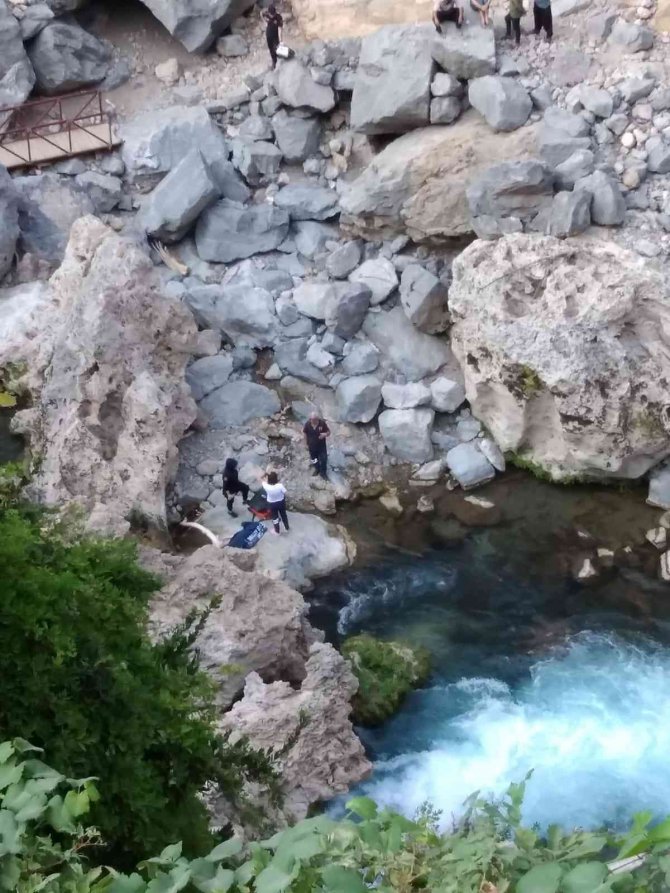 Adana’da 13 Yaşındaki Kız Çocuğu Şelalede Boğuldu