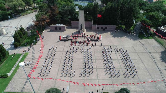 300 Kişilik Zeybek İle 100. Yıl Coşkusu