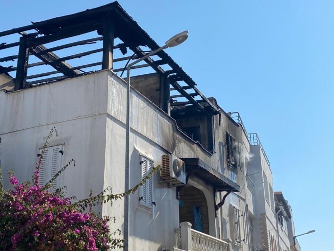 Alevlerin Arasında Kalan Kadın, İkinci Kattan Aşağı Atladı