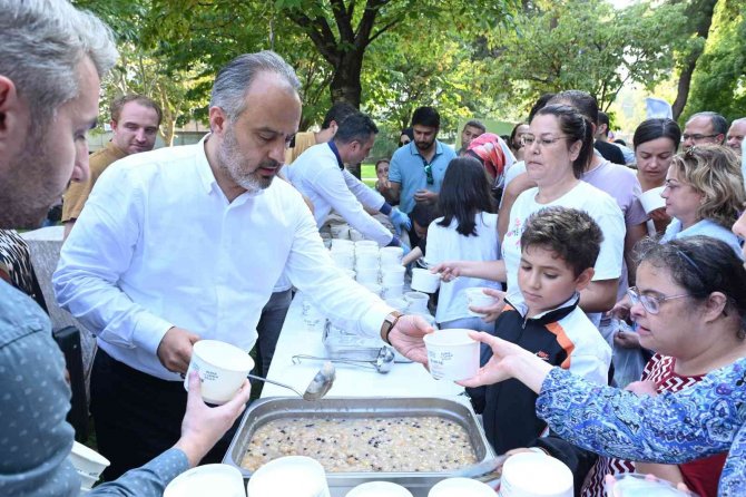 Bursa’da Çölyak Hastalarına Glütensiz Aşure