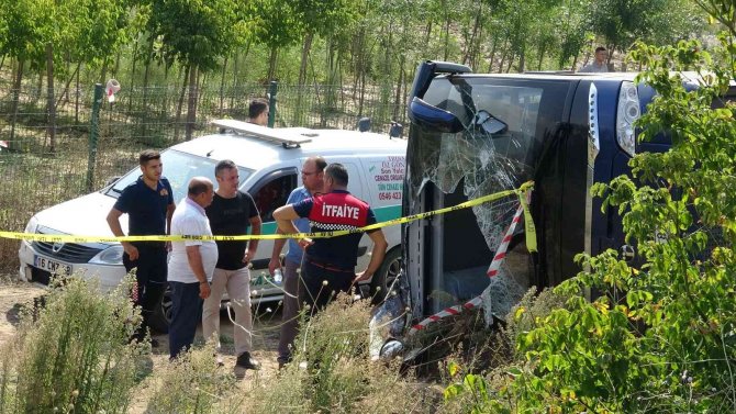 Çanakkale’de Devrilen Tur Otobüsünün Şoförü Tutuklandı