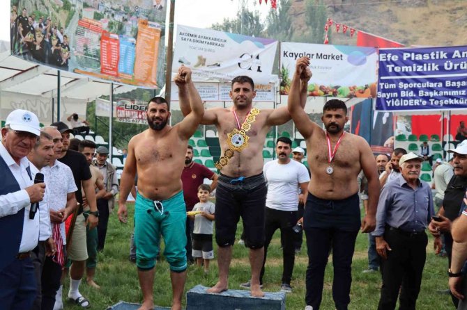 Tortum’da Altın Kemeri Kenan Gör Kazandı