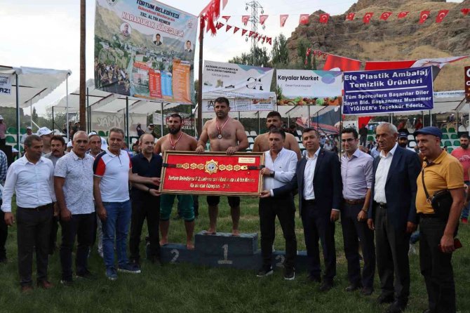 Tortum’da Altın Kemeri Kenan Gör Kazandı