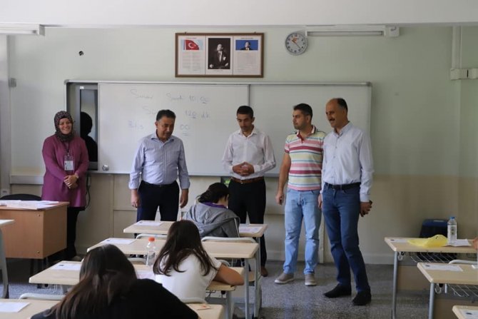 İ̇lköğretim Ve Ortaöğretim Kurumları Bursluluk Sınavı Sorunsuz Tamamlandı