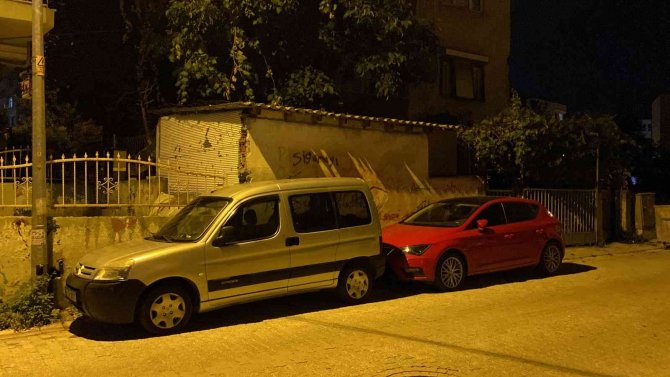 Küçükçekmece’de Sokak Ortasında Genç Kadına Yumruklu Tokatlı Saldırı Kamerada