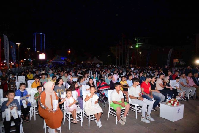 Kahramankazan’da Çocuklara Açık Havada Sinema Keyfi