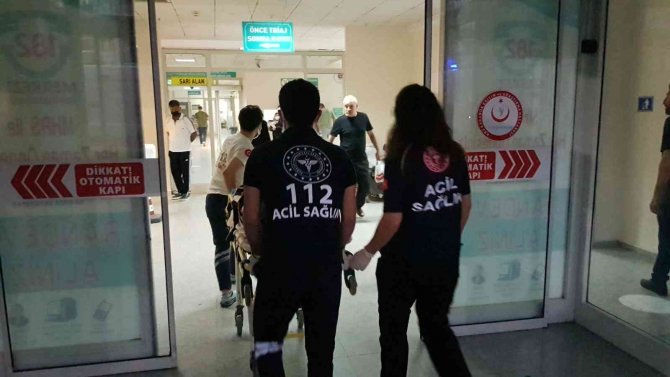 Kontrolden Çıkan Cip Takla Attı: 3 Yaralı