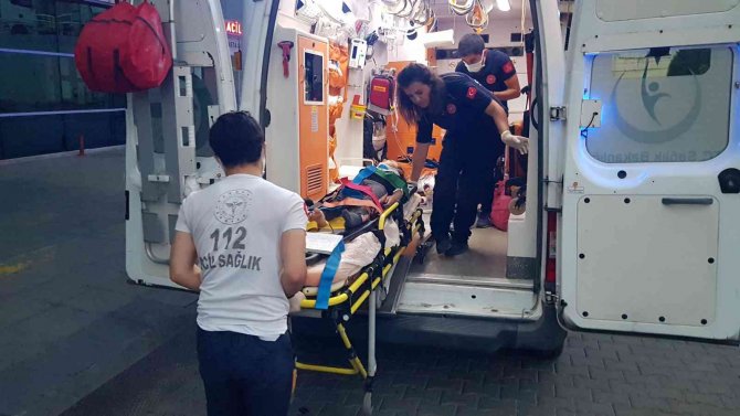 Kontrolden Çıkan Cip Takla Attı: 3 Yaralı