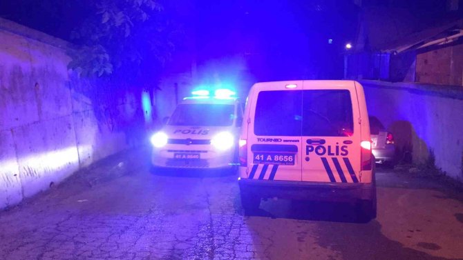 Evini Yakmak İstedi, İçeriden Güçlükle Çıkarıldı