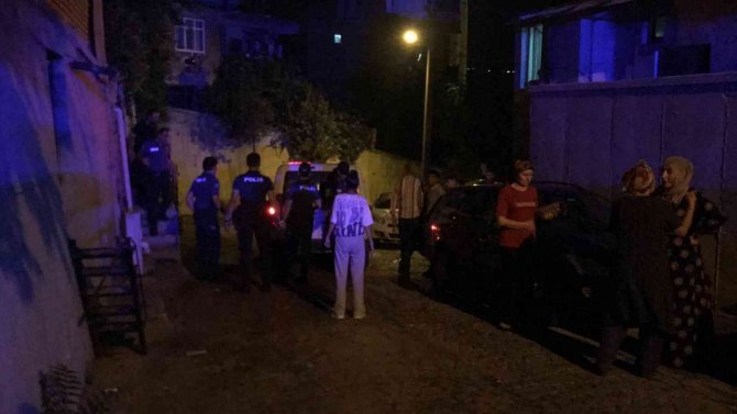 Evini Yakmak İstedi, İçeriden Güçlükle Çıkarıldı