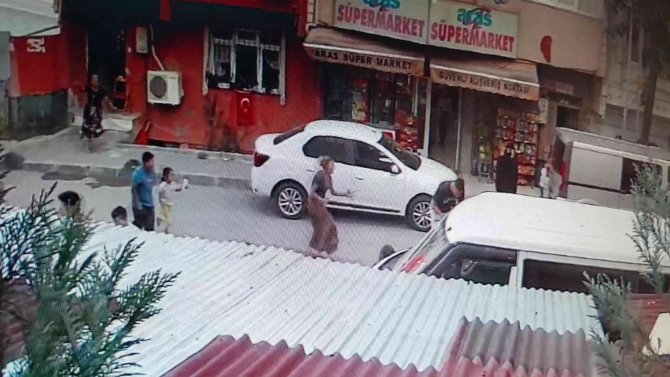 Sokakta Oyun Oynayan Çocuk Aracın Altında Kalarak Feci Şekilde Hayatını Kaybetti