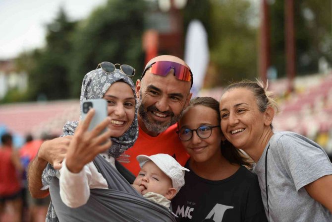 14. İ̇smail Akçay Yol Koşusu Yapıldı