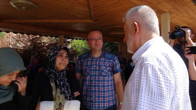 İ̇lk Görev Yerinde Hayatını Kaybeden Özge Öğretmen Toprağa Verildi