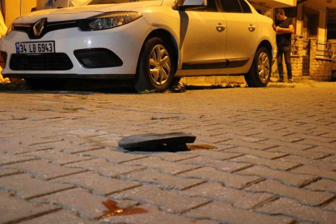 Havlayan Köpeğe Tepki Veren Moto Kuryeleri Uyaran Ağabey Ve Kardeşi Bıçaklandı