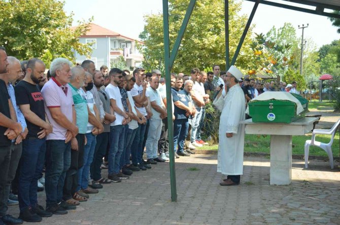 Solunum Yetmezliğinden Hayatını Kaybetti, Yakınları Sudan Etkilendiğini İddia Etti