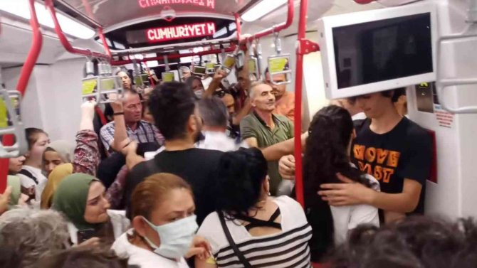 Tramvayda Gerginlik: Çevik Kuvvet Olaya Müdahale Etti