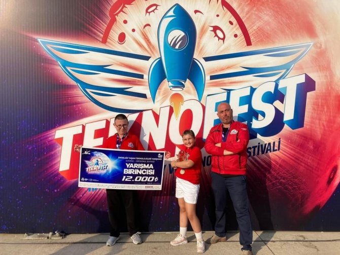 Şehzadeler Belediyesi Desteğiyle Katıldıkları Teknofest’te Birinci Oldular