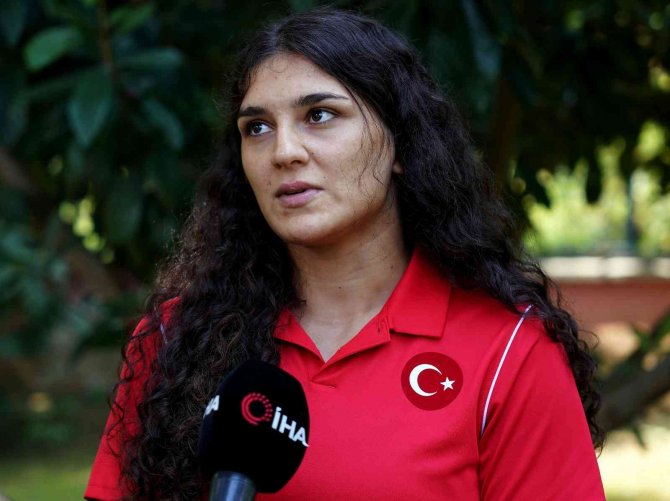 Kadın Milli Güreşçilerin Hedefi Dünya Şampiyonluğu