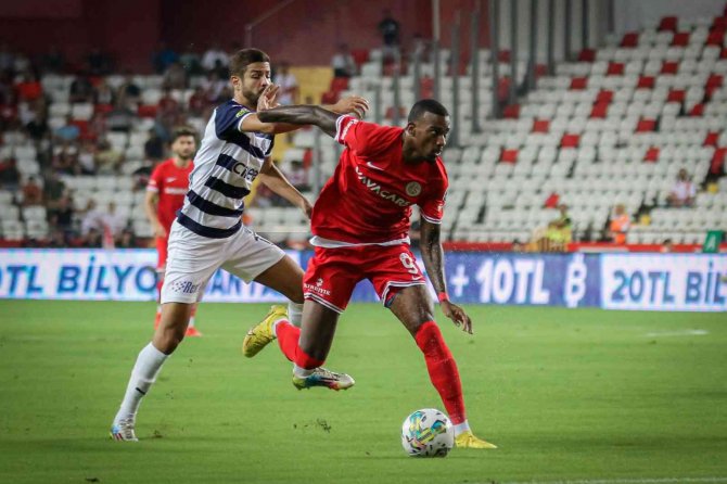 Spor Toto Süper Lig: Antalyaspor: 0 - Kasımpaşa: 1 (İ̇lk Yarı)