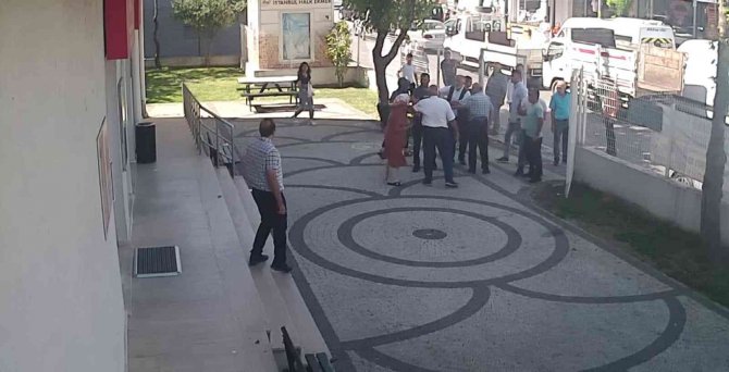 Ümraniye’de Boşanma Aşamasındaki Kadına Demirle Saldırı