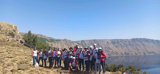 Van Gölü Aktivistler Derneği Üyelerinden 40 Kilometrelik Nemrut Yürüyüşü
