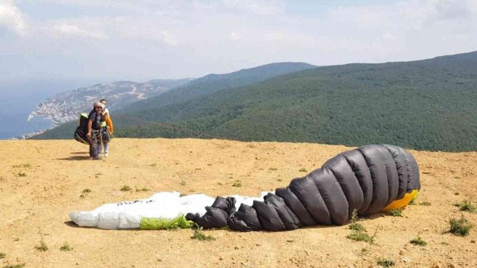 Yamaç Paraşütü Tutkunlarının Yeni Adresi Esenköy Oldu