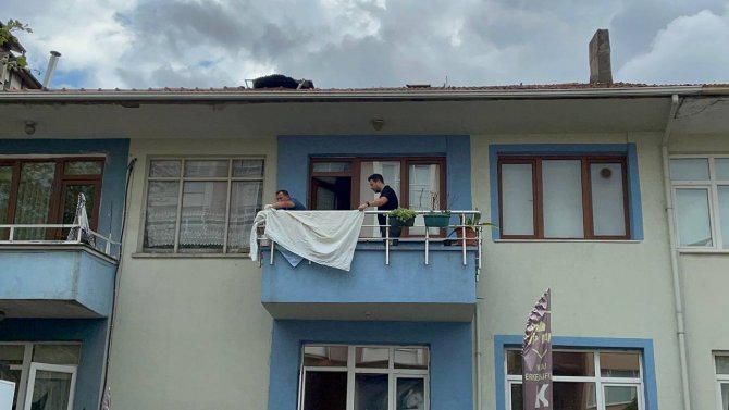 Evinin Balkonunda Ölü Bulundu