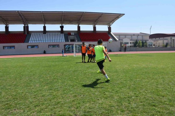 Afyonkarahisar’da Ücretsiz Spor Eğitimleri Devam Ediyor