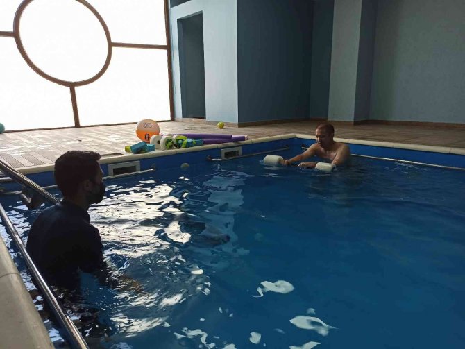 Covid-19 Sonrası Felç Geçiren Kazak Hasta Şifayı Türkiye’de Buldu