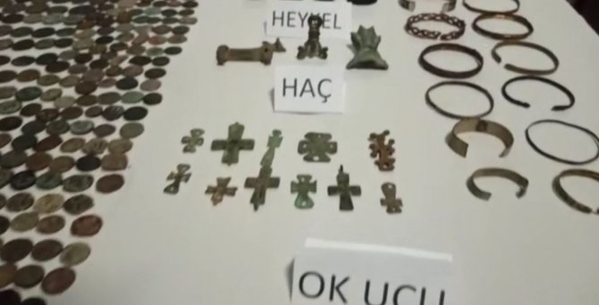 Antalya’da Jandarma 3 Bin 331 Parça Tarihi Eser Ele Geçirdi