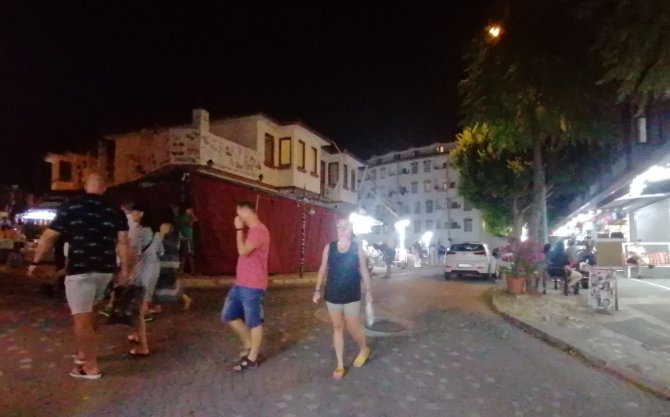 Karşısına İşyeri Açan Arkadaşını Konuşmaya Götürüp Silahla Öldürdü