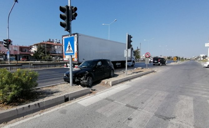 Lüks Otomobillerin Kazasında Kadın Sürücü Ölümden Döndü, Yaşadığı Korku Kameraya Yansıdı
