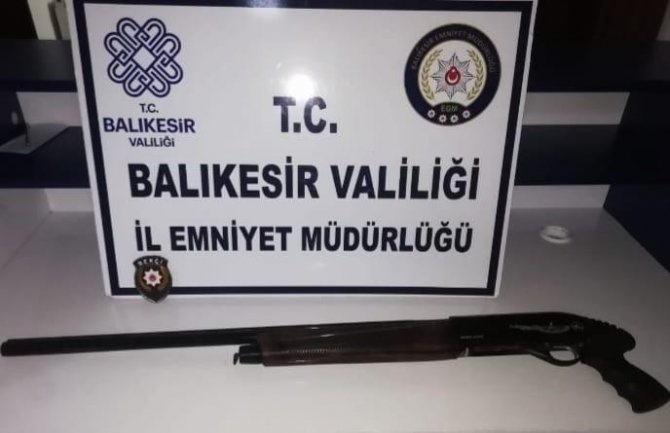 Balıkesir’de Polis 85 Aranan Şahsı Gözaltına Aldı