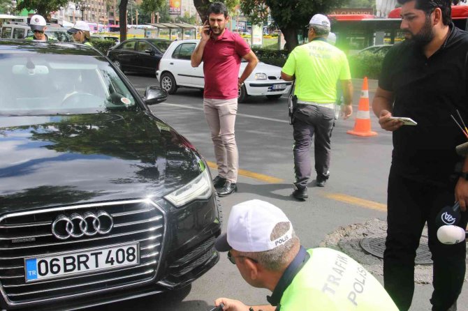 Başkent’te Çakarlı Araç Denetimi