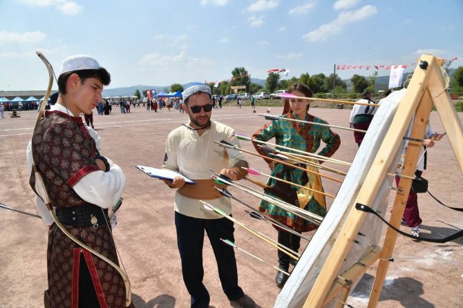 Okçular Hedefe Kilitlendi