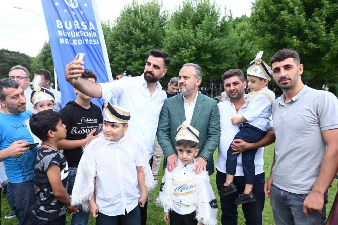Bursa Büyükşehir’den Merinos’ta Sünnet Şöleni