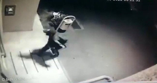 Sabaha Karşı Girdiği Sitede Önce Kapıyı Zorladı, Sonra Bisiklet Çalarak Kaçtı