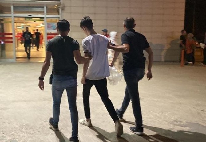 Bıçaklı Gaspçı Tutuklandı